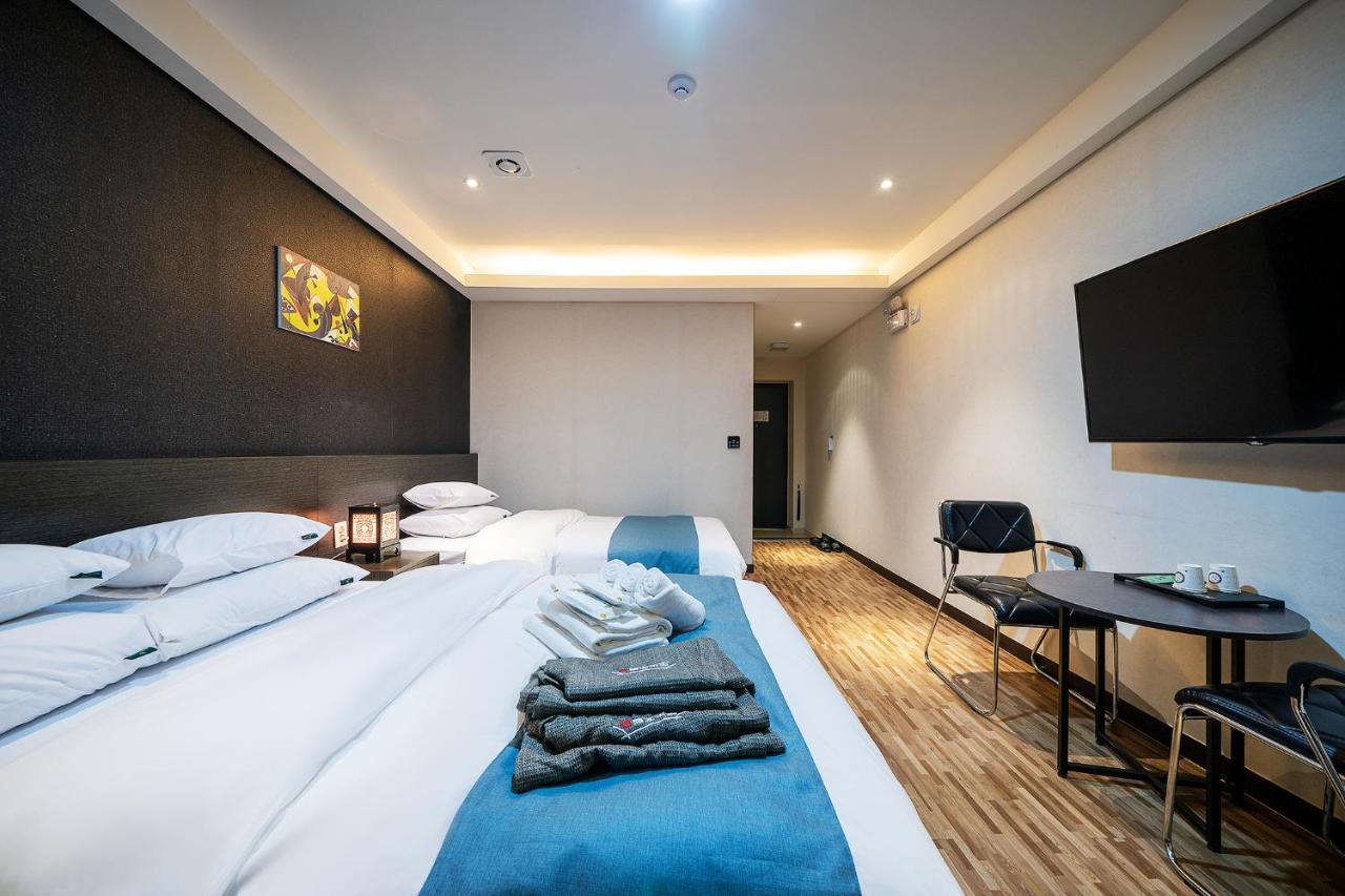 Suwon Dono1796 Hotel Exterior photo
