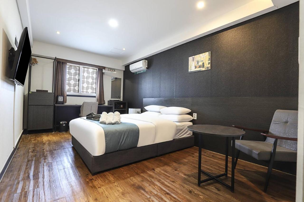Suwon Dono1796 Hotel Exterior photo