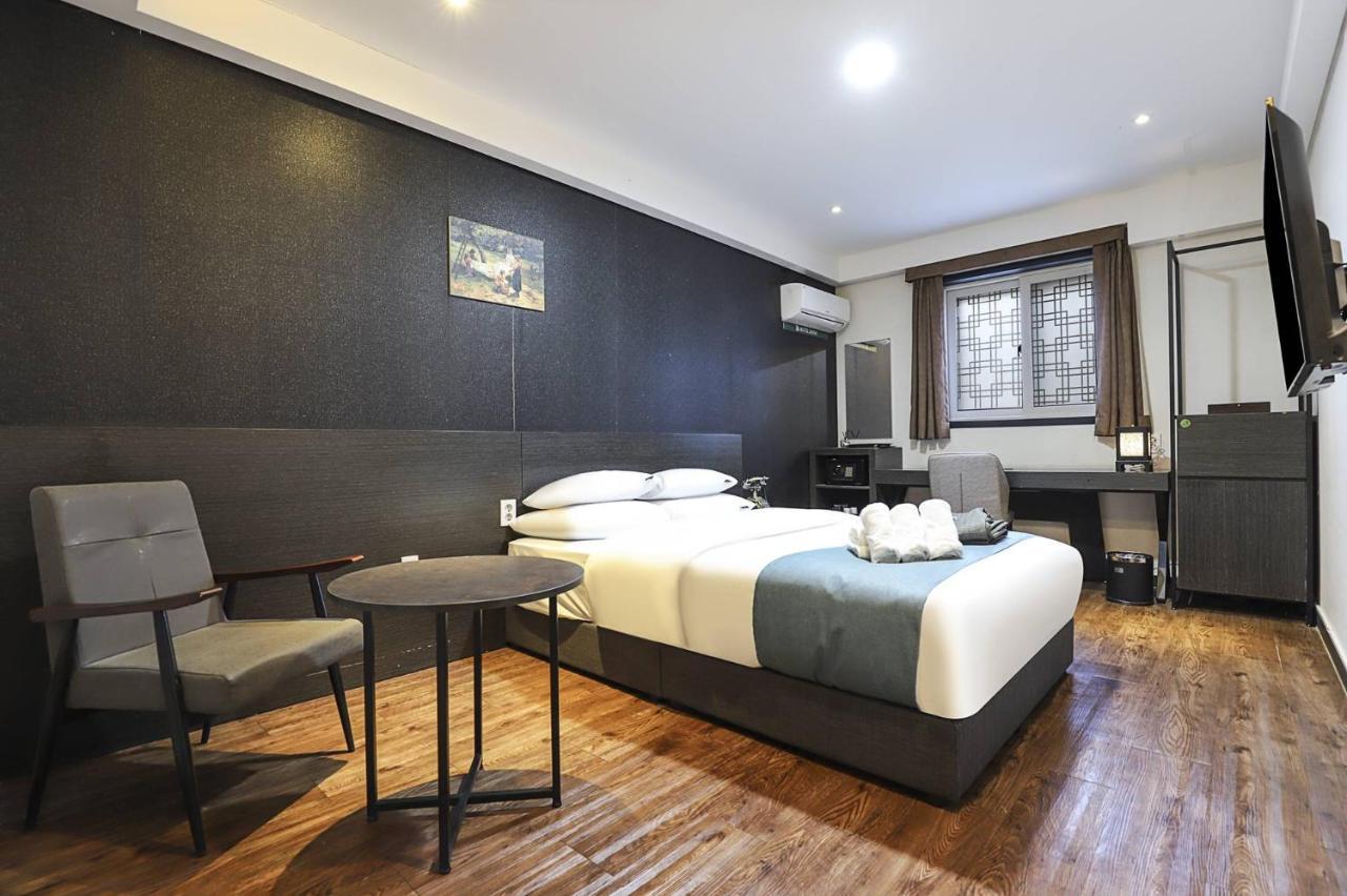 Suwon Dono1796 Hotel Exterior photo