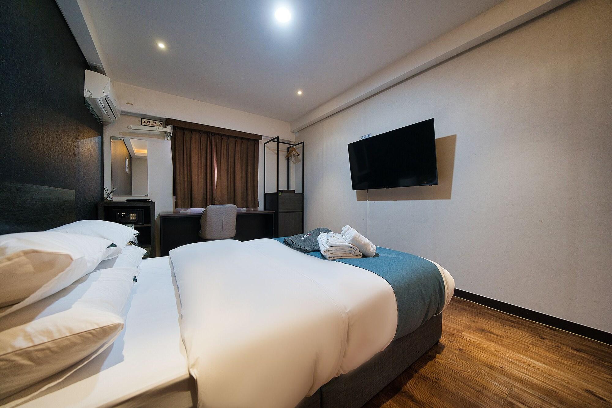 Suwon Dono1796 Hotel Exterior photo